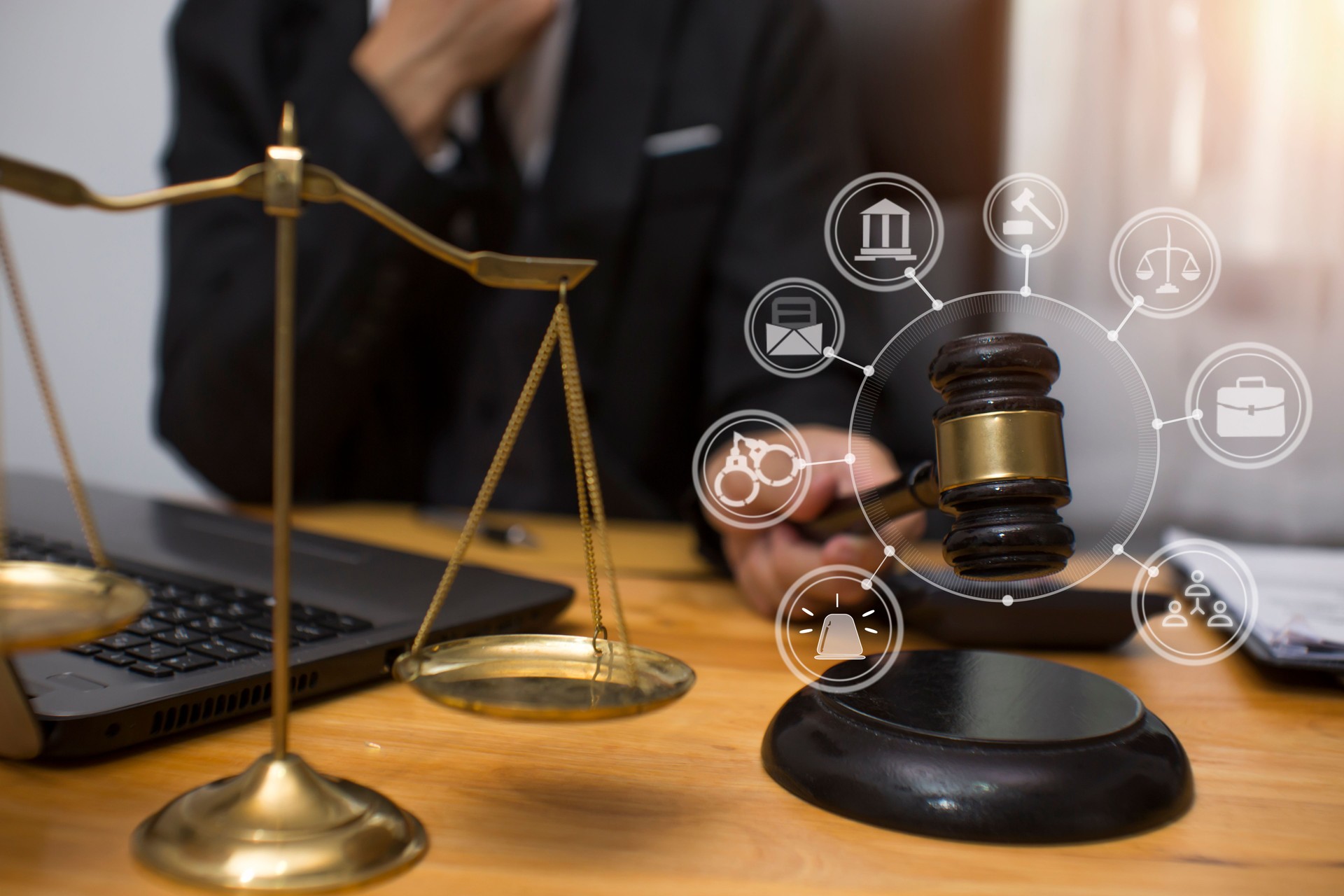 Negocios y abogados discutiendo documentos contractuales Consulta y conceptos legales, abogados,