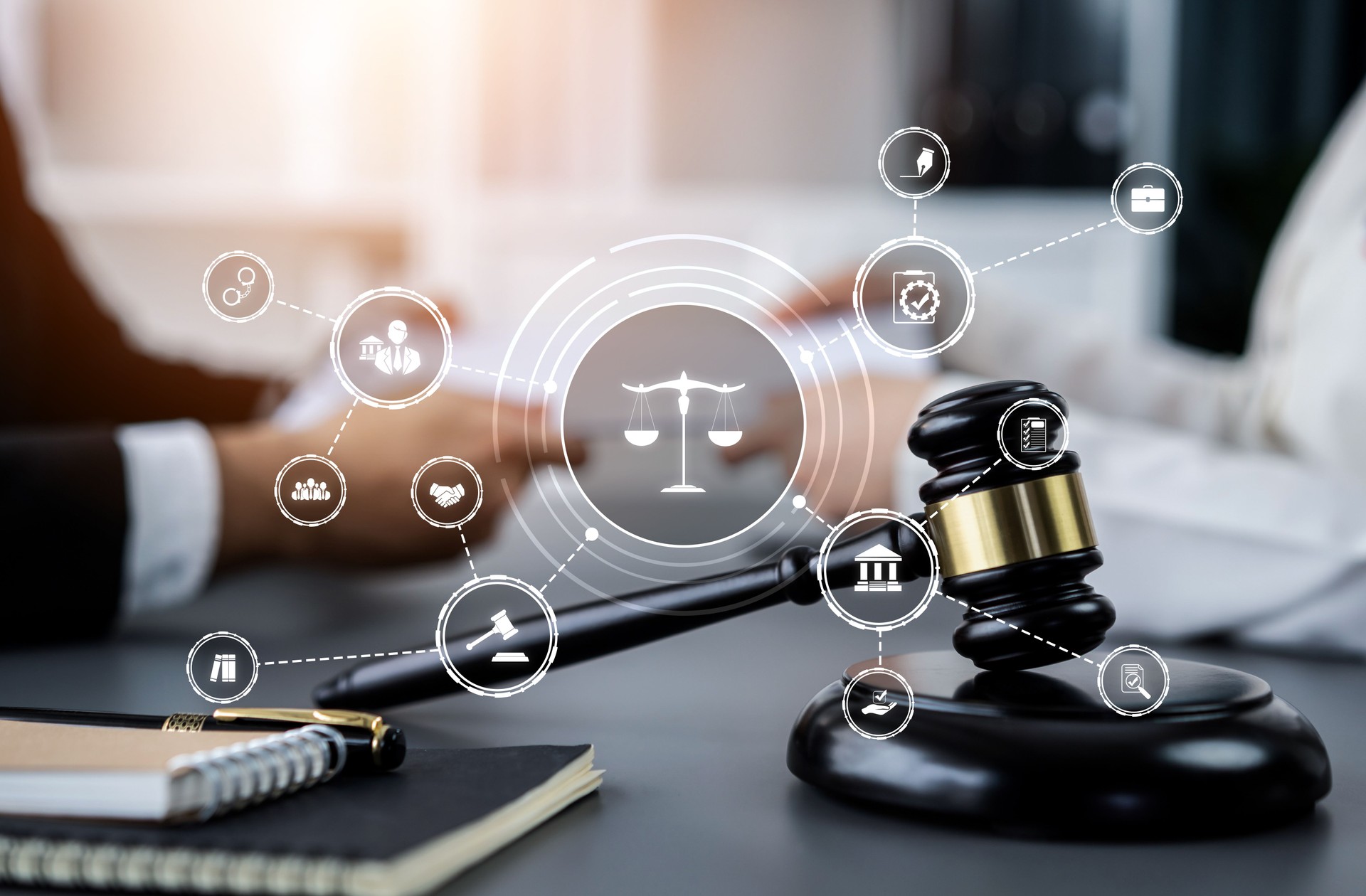 Derecho inteligente, iconos de asesoramiento legal y herramientas de trabajo astutas para abogados en la oficina de abogados